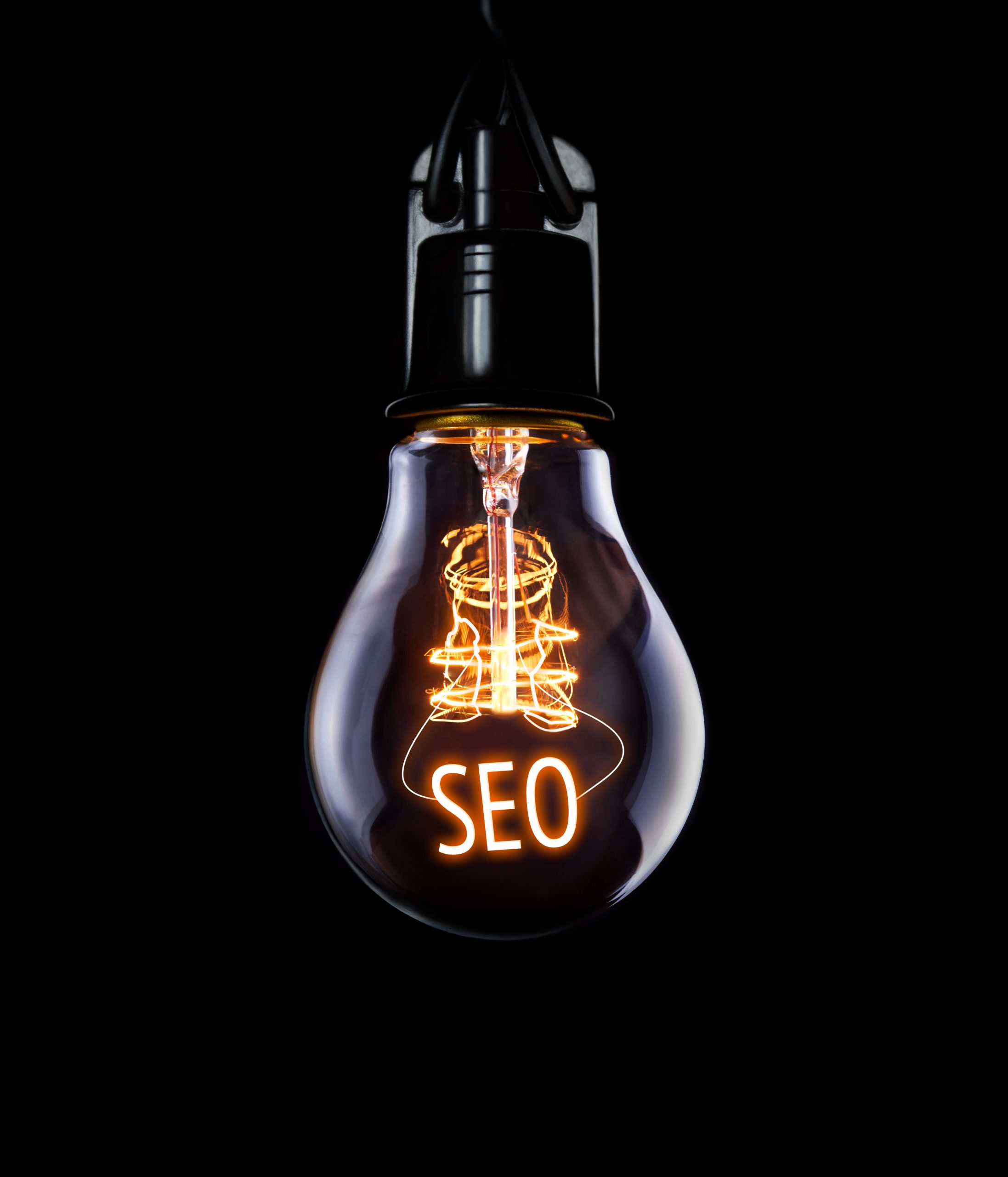 Ampoule allumée avec le mot "SEO" dedans